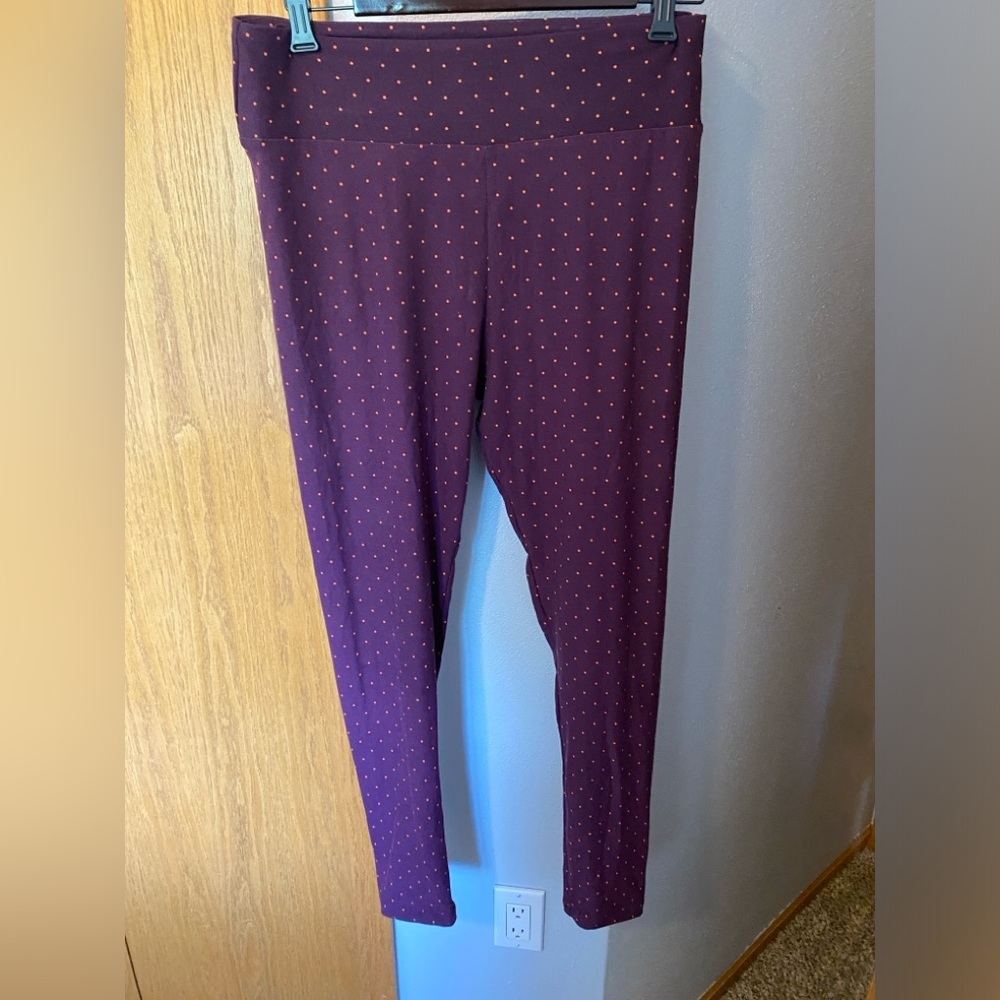 Lularoe Tall & Curvy Leggings Purple with Orange Polka Dots
